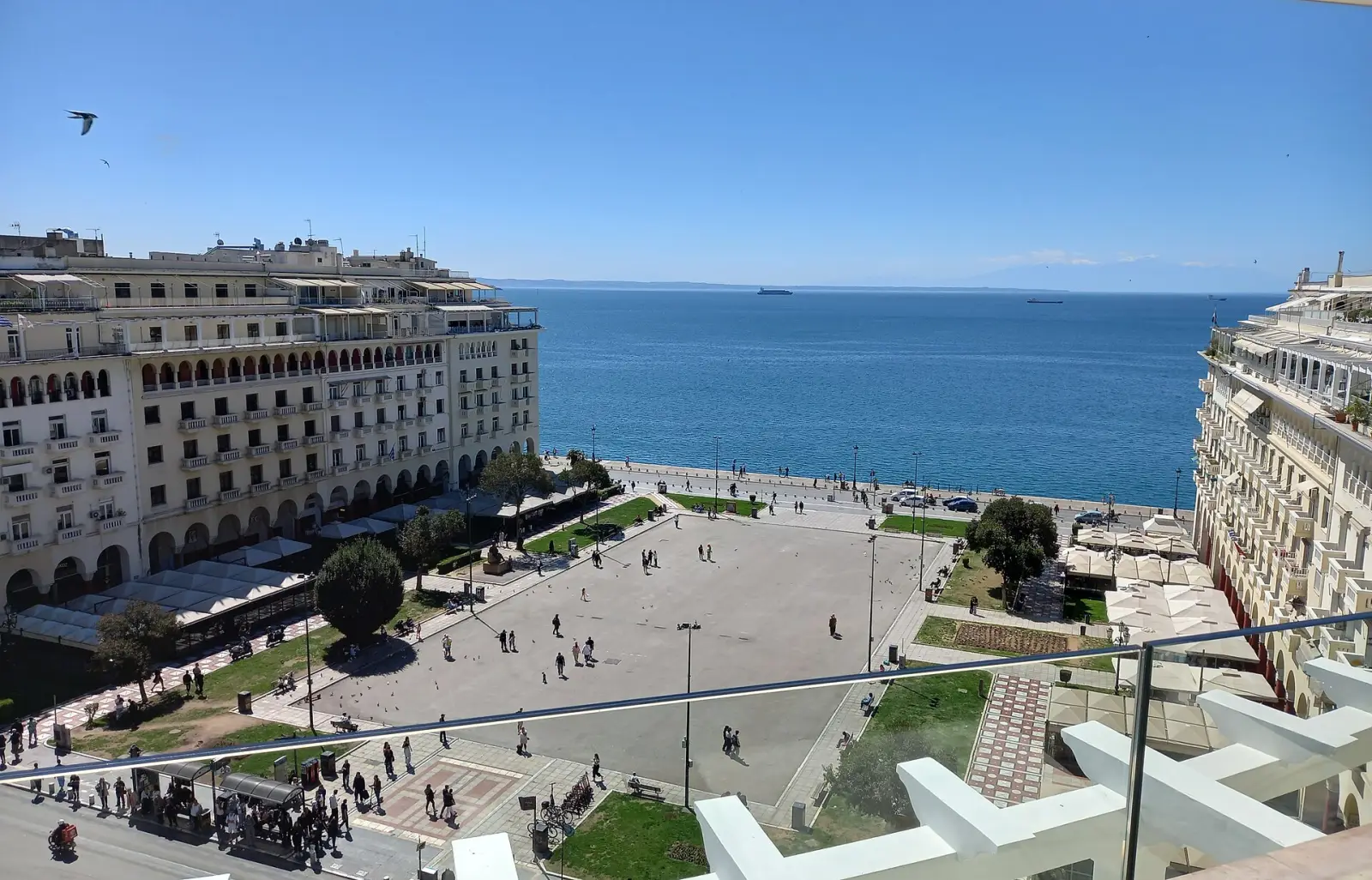 Плоштадот Аристотелус во центарот на Солун, гледан од горе